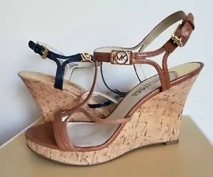 MICHAEL KORS CICELY ORO MK CIONDOLO BAGAGLIO MARINA CINTURINO IN SUGHERO ZEPPE AMO SCARPE - Foto 1 di 14