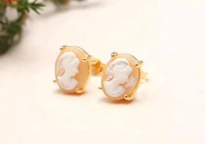 Pendientes camafeo italianos con concha de caracola chapados en oro de 14K plata de ley 1/2" precio de venta sugerido por el fabricante 95 USD Foto 1 de 3