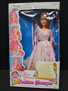 Muñeca Flower Princess Istant Changes #5975 Ultra RARA NUEVA EN CAJA Creata Montgomery Ward - Imagen 1 de 4
