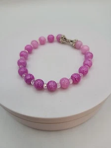 Handgefertigtes lila Achat Perlen Armband mit Silber Akzent - Bild 1 von 5