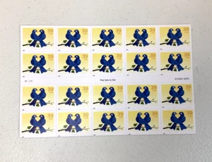 U.S. Booklet Stamps #3976 True Blue Love Birds Twenty 39 Cent Stamps Mint NH - Picture 1 of 2