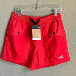 The North Face women's Windwall Red Shorts size medium NWT - Picture 1 of 6