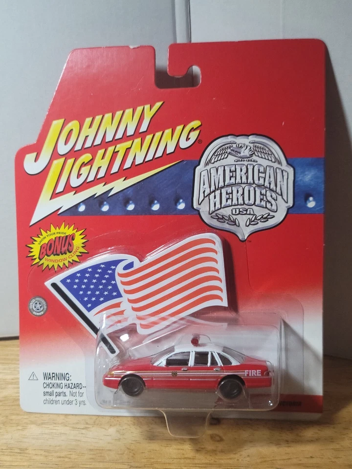 Johnny Lightning 1990 Ford Crown Victoria-Fire Chief Diecast #333-01 - Image 1 of 4