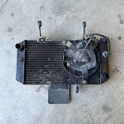 Radiador Suzuki VSTROM 650 DL650 2004 - 2006 com conjunto de ventilador - Imagem 1 de 4