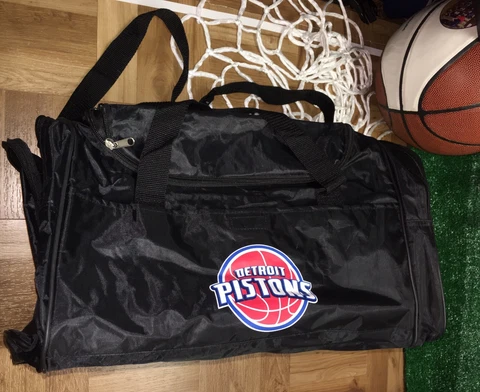 Detroit Pistons Duffle Bag Black Zipper Side pockets DUFFEL GYM CARRYING BAG Cover