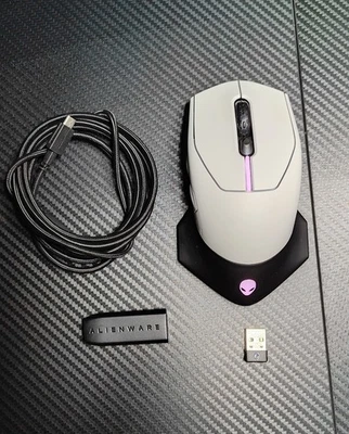 Мышь игровая Alienware AW610M проводная/беспроводная, оптический датчик 16000 точек на дюйм - Изображение 1 из 4