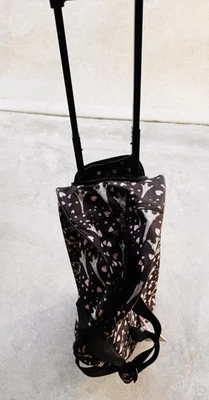 ¡NUEVO! Maleta de mano Betsey Johnson Torre Eiffel París fin de semana equipaje $160 Foto 1 de 4