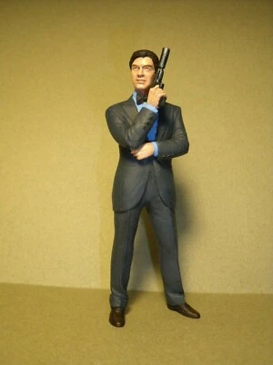 1/18 FIGURE  PIERCE BROSNAN  JAMES  BOND  VROOM PAINTED MINICHAMPS AUTOART NOREV - Image 1 of 4