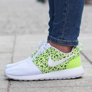 DAMEN NIKE ROSHE ONE PRM GRÖSSE 5,5 EUR 39 (833928 100) WEISS/GEISTERGRÜN - Bild 1 von 12