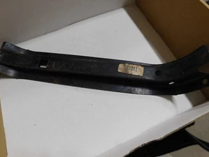  487941 1973 Pontiac Catalina Grand Ville Bonneville frt fender vertical support - Picture 1 of 2