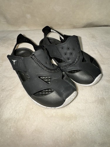 Scarpe Nike Air Jordan bambino TAGLIA 7C svasate nero bianco CI7850 001