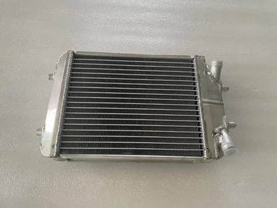 🥇Se adapta a Audi RS5; RS7; S8; RS3; TT RS radiador de aluminio AUX 8K01212C Foto 1 de 4