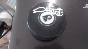 Derian Hatcher Philadelphia Flyers signed Logo Puck COA - Picture 1 of 1