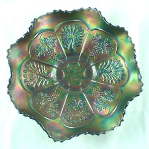 FABULOUS VINTAGE ESTATE CARNIVAL GLASS BOWL FENTON PEACOCK AND GRAPE # 14736 - Picture 1 of 5