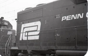 PC penn central new GP-38-2 original mounted negatives 1972 - Picture 1 of 2
