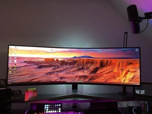 Moniteur de jeu incurvé Samsung, 124 CM/49 pouces, 144 Hz, 1 ms - Photo 1/4