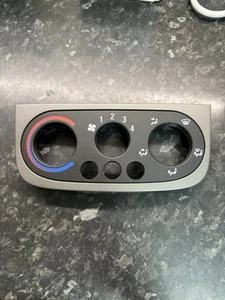 Vauxhall (Opel) Corsa C Tigra Combo grau Heizungsbedienteil Surround 14686131 WGZ08 - Bild 1 von 7