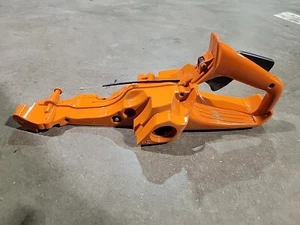 Motosega Husqvarna originale 596554002 NUOVO OEM 545 550xp Mark 2 II serbatoio carburante -HK-B - Foto 1 di 4