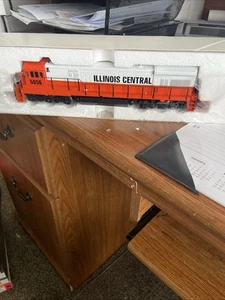 HO Atlas U33C 8519 Illinios Central #5056 - Picture 1 of 2