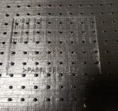 Alfombra Toyota Land Cruiser 2003 alfombrilla central OEM Foto 1 de 4