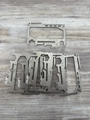 Multiherramienta DANGO - Herramienta billetera de supervivencia delgada MT02 (HECHA EN EE. UU.). 14 funciones Foto 1 de 2