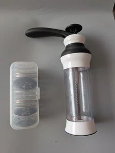 OXO Good Grips Cookie Press Set W/ 18 Stainless Steel Disks & Case (S10) - Picture 1 of 5