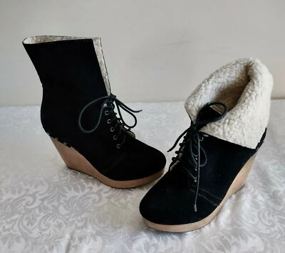 Botas con cordones Naughty Monkey negras de gamuza forradas con cuña plegables talla 9,5 ¡EXCELENTE! Foto 1 de 4