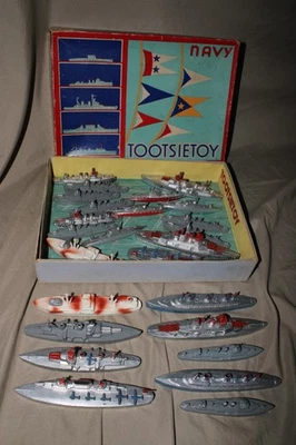 LOTE VINTAGE DE 25 TOOTSIETOY AÑOS 30 METAL MARINA SEGUNDA GUERRA MUNDIAL/TRANSPORTE ENVÍOS EN CAJA Foto 1 de 4