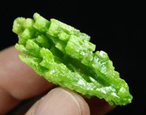 43mm GRANDE Cristal Piromorfita Verde de China CMM673545 - Imagen 1 de 5