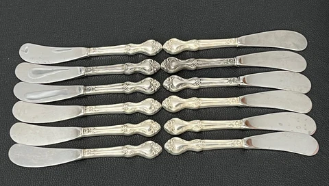 (12)  Manchester Sterling Silver Flatware Butter Knife Knives Flower Pattern Cover
