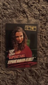 2001 Fleer WWF Stephanie McMahon Wrestlemania Gold Rookie Card 24
