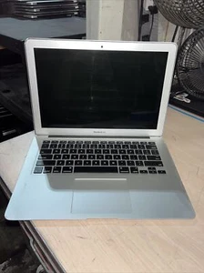 APPLE MACBOOK AIR 13.3" 2017 I5 5350U 1.80GHZ 4GB RAM MQD32LLA NO HD - - Foto 1 di 6