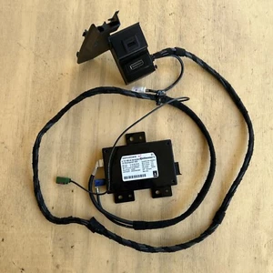 Genuine Mercedes OEM W204 C63 media interface module unit cable A1729008206 - Picture 1 of 7