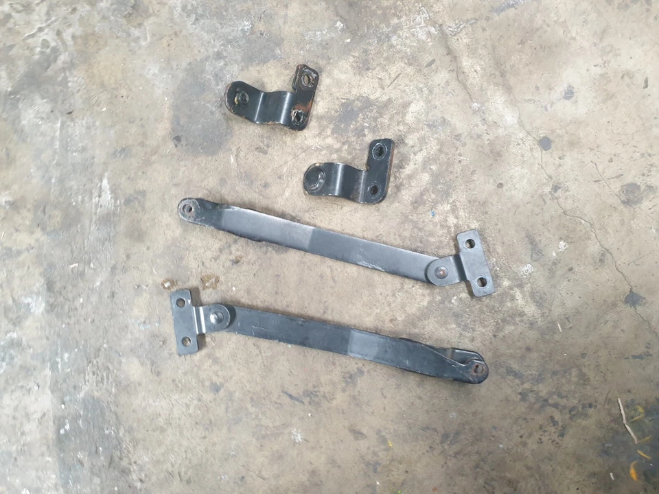 VW Golf 1 Cabrio Scharniere elektrisches Verdeck - Bild 1 von 1