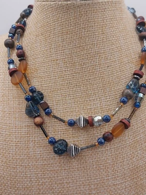 Collar vintage con cuentas azules imitación ámbar arte vidrio detalles en tono plateado AB tubos pequeños Foto 1 de 4