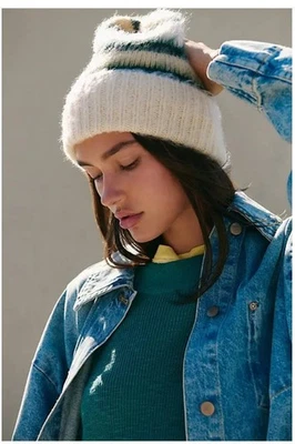 NWOT Free People The Groove Stripe Ribbed Knit Beanie in Varsity Stripe OS - Imagem 1 de 4