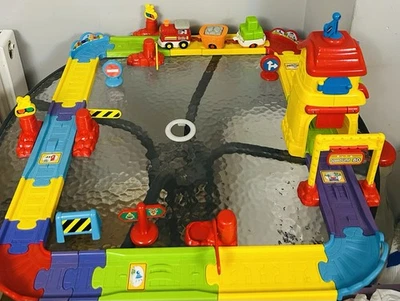 Juego de tren Vtech Toot Toot Chug And Go con tren y vagones, vía completa, extras - Imagen 1 de 4