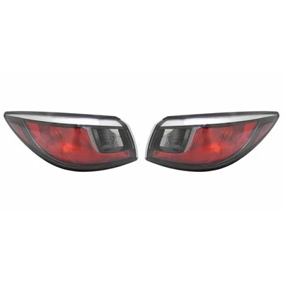 Par de luces traseras exteriores del lado del pasajero y del conductor para Toyota Yaris IA 2017 2018 Foto 1 de 4