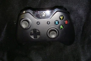 USED Microsoft Xbox One Black Wireless Controller Model 1537 - Picture 1 of 7