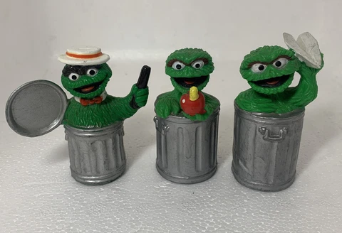 Lot (3) Sesame Street Oscar The Grouch 2.5" PVC Figure Applause Trash Can Cover