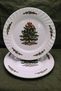 Christmas Village 2 Dinner Plates Swirl Pattern Holly Green Trim Tree - Picture 1 of 6