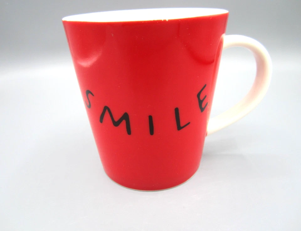 Taza de café Royal Doulton Ellen Degeneres roja y blanca "Smile" 18 oz. (306) Foto 1 de 4