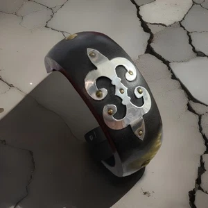 Vintage Chunky Goth Vibe Schwarz Armreif Armband Fleur De Lis In Silber - Bild 1 von 5