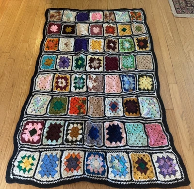 Manta de Colección Cuadrada Abuela Negra Colorida Afgana Crochet Roseanne 58"x36" Foto 1 de 4