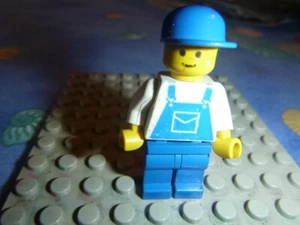 LEGO VINTAGE Minifig 6391 6373 6378 Overalls Blue with Pocket, Blue Legs Blu cap - Picture 1 of 2