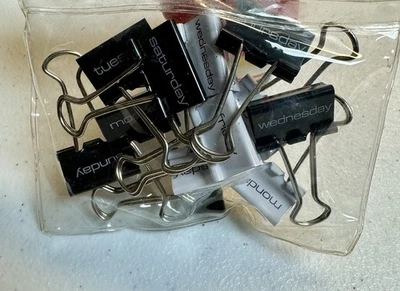 Pack de 12 clips de carpeta días de la semana blanco y negro Foto 1 de 3