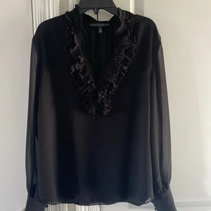 White House Black Market Damenbluse schwarz Langarm Rüschen vorne Seide Gr. 10 - Bild 1 von 10