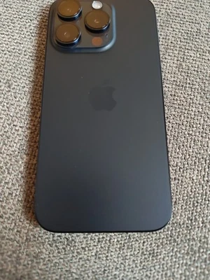 Apple iPhone 15 Pro 128GB Titan Blau Dual-SIM - Bild 1 von 4