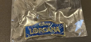 Pin Oficial Disney Lorcana Logo El Primer Capítulo Liga Lorcana - Promoción Azul - Imagen 1 de 3