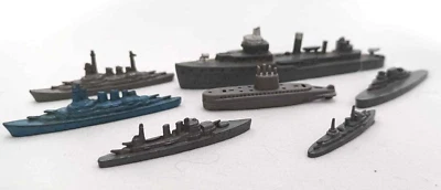 TOOTSIETOY 7 ACORAZADOS NAVALES DIECAST DE COLECCIÓN PORTAAVIONES SUBMARINO AÑOS 40 Foto 1 de 4